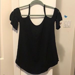 Short off shoulder sleeve shirt